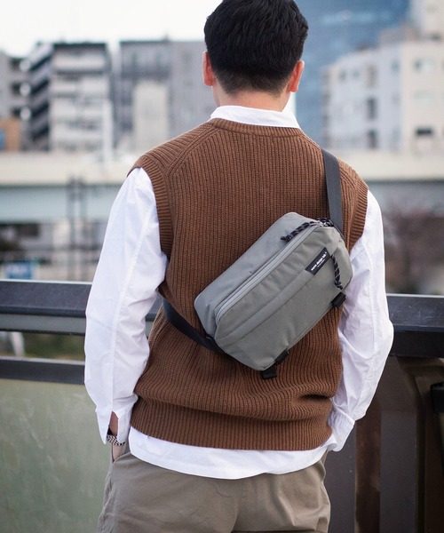 wdl.（ワームデザインラボ）の「トラベルスリムスリング Travel Slim Sling（ボディバッグ/ウエストポーチ・メンズ・ホワイト/ブラック/ベージュ/グレー・FREE）」の21枚目の写真