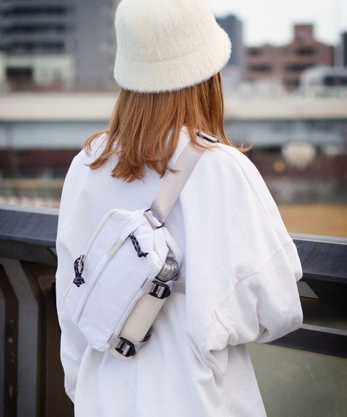 wdl.（ワームデザインラボ）の「トラベルスリムスリング Travel Slim Sling（ボディバッグ/ウエストポーチ・メンズ・ホワイト/ブラック/ベージュ/グレー・FREE）」の16枚目の写真