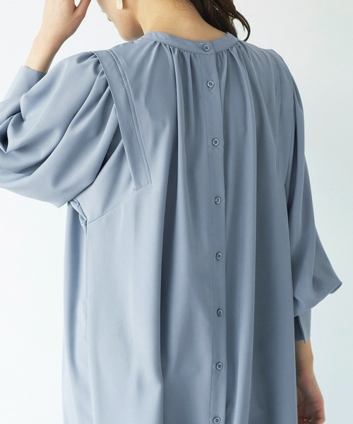 GeeRA（ジーラ）の「前後2WAYボリューム袖ワンピ（ワンピース・レディース・サンドグレー/ブルー・LARGE/MEDIUM）」の10枚目の写真