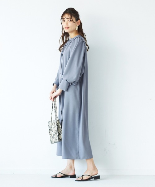 GeeRA（ジーラ）の「前後2WAYボリューム袖ワンピ（ワンピース・レディース・サンドグレー/ブルー・LARGE/MEDIUM）」の14枚目の写真