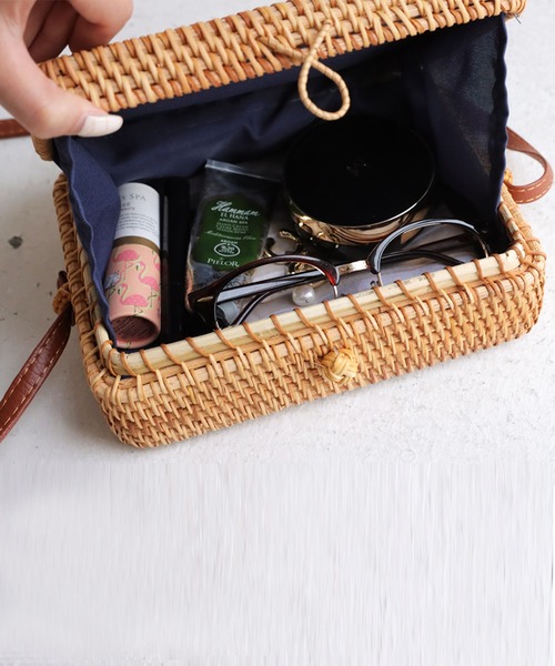 antiqua（アンティカ）の「天然素材使用。ランタンスクエアバッグ（かごバッグ・レディース・ナチュラル・FREE）」の4枚目の写真