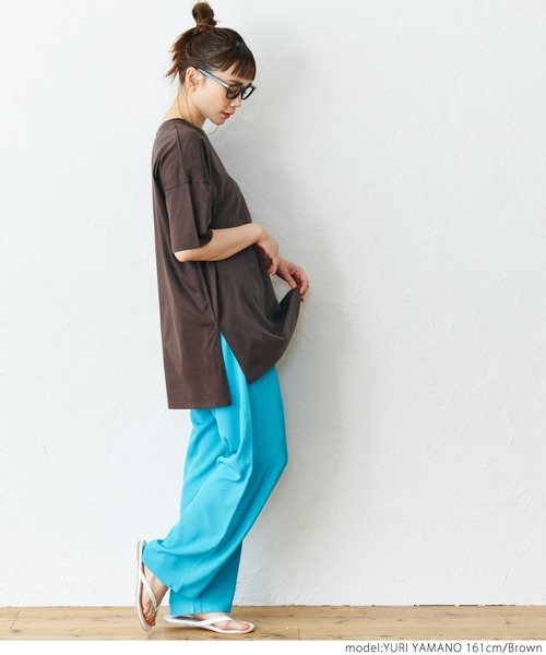 coca(coca)(コカ)の「サイドスリットTee(Tシャツ/カットソー・レディース・ホワイト/ブラウン/その他/ブラック・ONE SIZE)」の15枚目の写真