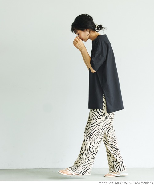 coca(coca)(コカ)の「サイドスリットTee(Tシャツ/カットソー・レディース・ホワイト/ブラウン/その他/ブラック・ONE SIZE)」の20枚目の写真