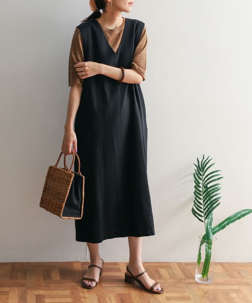 URBAN RESEARCH DOORS(アーバンリサーチドアーズ)の「リネンコットンジャンパースカート(ワンピース・レディース・ブラック/ナチュラル・MEDIUM)」の3枚目の写真