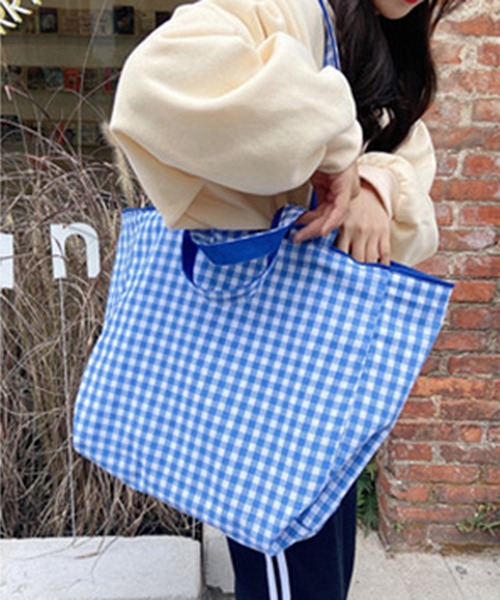 STYLEBLOCK（スタイルブロック）の「リバーシブルギンガムチェック柄トートバッグ（トートバッグ・レディース・ブルー/ピンク/グリーン/カーキ/イエロー/ブラック・FREE）」の4枚目の写真