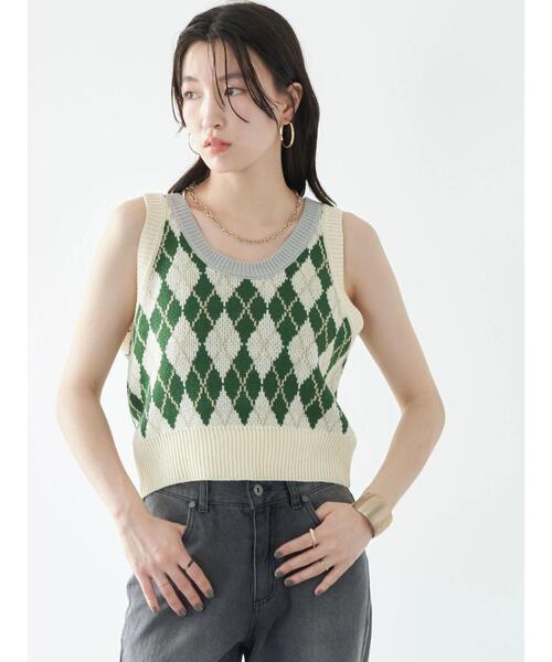 earth music&ecology（アースミュージックアンドエコロジー）の「アーガイルニットショートベスト（ベスト・レディース・ベージュ/ネイビー/アイボリー・FREE）」の4枚目の写真