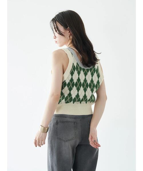 earth music&ecology（アースミュージックアンドエコロジー）の「アーガイルニットショートベスト（ベスト・レディース・ベージュ/ネイビー/アイボリー・FREE）」の11枚目の写真