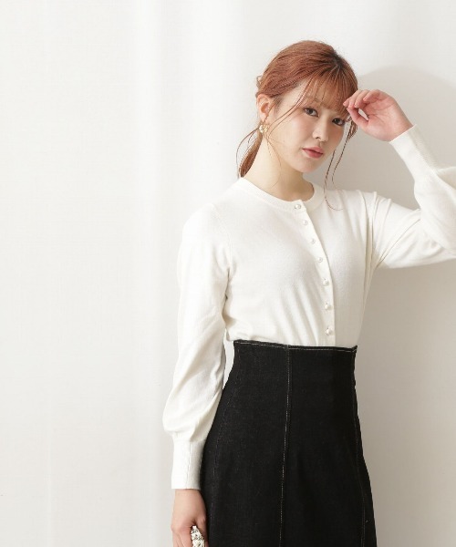 PROPORTION BODY DRESSING（プロポーションボディドレッシング）の「クルーネックパール釦ボリュームスリーブカーディガン / 1212274003（カーディガン/ボレロ・レディース・ブラウン/ホワイト系その他/ブルー/ブラック・FREE）」の2枚目の写真
