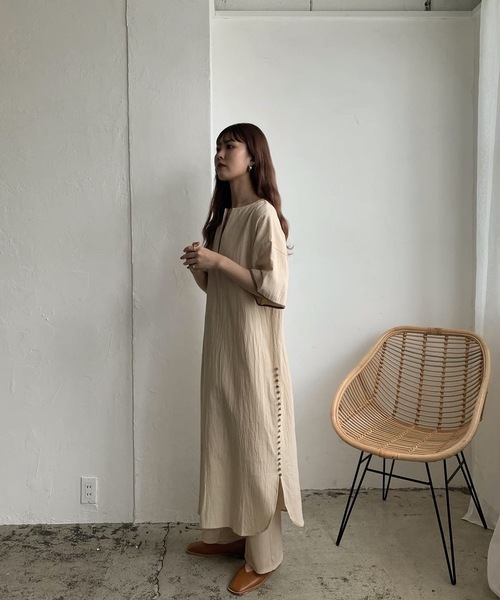 Amiur(エミレ)の「半袖ワンピース(ワンピース・レディース・ベージュ・FREE)」の4枚目の写真