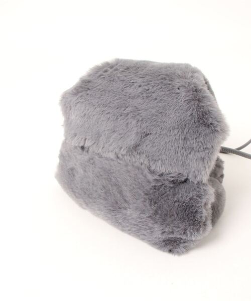 ANITA BILARDI（アニタビラルディ）の「【ANITA BILARDI(アニタ ビラルディ)】 BRICK BAG / フェイクファー ショルダーバッグ（ショルダーバッグ・レディース・アイボリー/グレー系その他・2）」の5枚目の写真