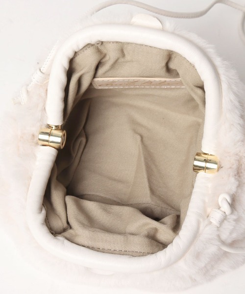 ANITA BILARDI（アニタビラルディ）の「【ANITA BILARDI(アニタ ビラルディ)】 BRICK BAG / フェイクファー ショルダーバッグ（ショルダーバッグ・レディース・アイボリー/グレー系その他・2）」の9枚目の写真