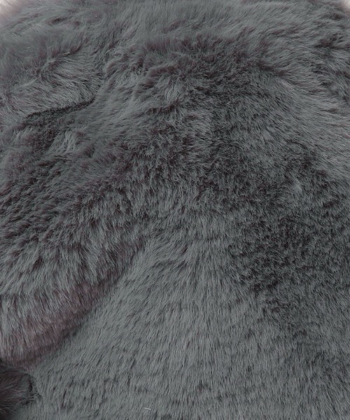 ANITA BILARDI（アニタビラルディ）の「【ANITA BILARDI(アニタ ビラルディ)】 BRICK BAG / フェイクファー ショルダーバッグ（ショルダーバッグ・レディース・アイボリー/グレー系その他・2）」の11枚目の写真