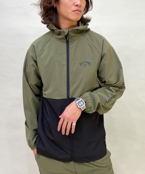 BILLABONG(ビラボン)の「BILLABONG/ビラボン スリーブプリント 撥水 セットアップ対応/トラックジャケット BD011-750(ナイロンジャケット・メンズ・グリーン/ブラック・M/L)」の2枚目の写真