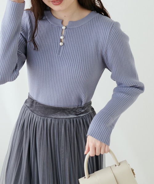 natural couture(ナチュラルクチュール)の「再販売/パール付き2WAYリブニット(ニット/セーター・レディース・ネイビー/その他12/パープル/サックスブルー/オフホワイト・FREE)」の15枚目の写真