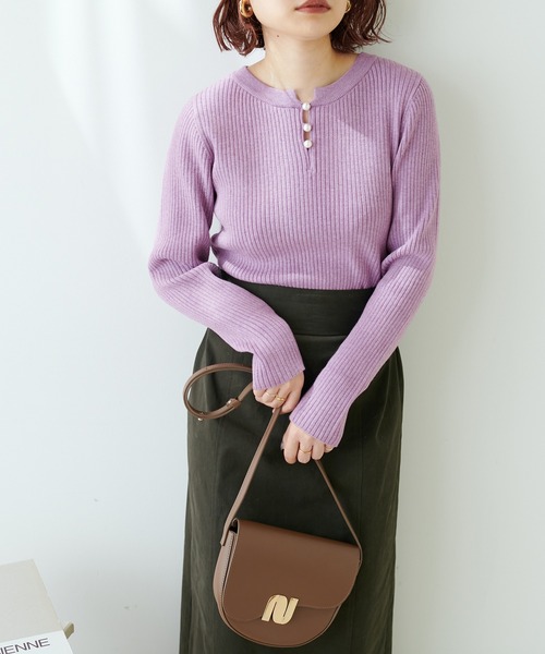 natural couture(ナチュラルクチュール)の「再販売/パール付き2WAYリブニット(ニット/セーター・レディース・ネイビー/その他12/パープル/サックスブルー/オフホワイト・FREE)」の21枚目の写真