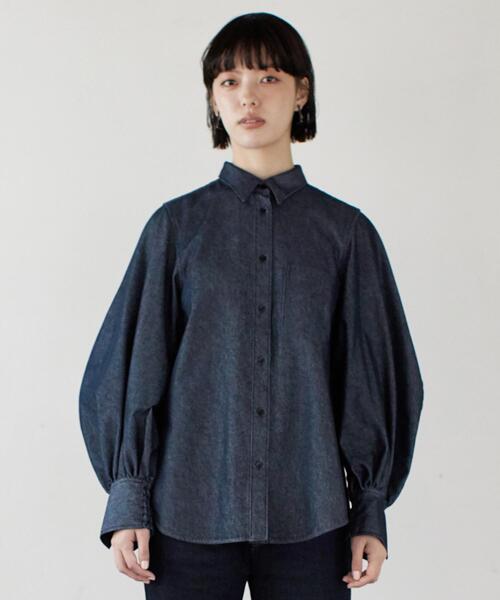 LANVIN en Bleu(ランバンオンブルー)の「ボリュームスリーブシャツ(シャツ/ブラウス・レディース・ライトカーキ/ネイビー・38)」の17枚目の写真