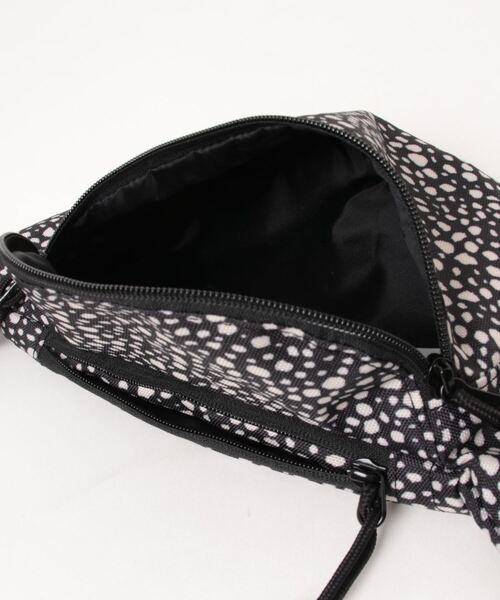 KELTY(ケルティ)の「手ぶら派にぴったり【KELTY】デザインプリント ボディバッグ ミニミニファニー/DP MINI MINI FANNY(ボディバッグ/ウエストポーチ・レディース・グレー/ブラック/ベージュ/レオパード・FREE)」の12枚目の写真