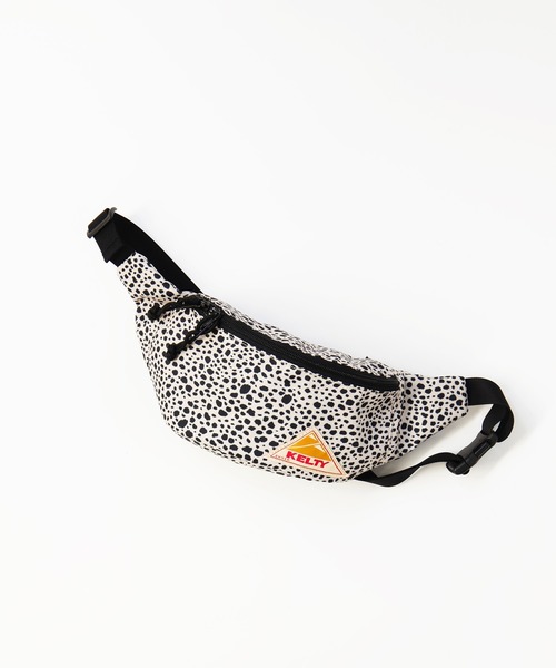 KELTY(ケルティ)の「手ぶら派にぴったり【KELTY】デザインプリント ボディバッグ ミニミニファニー/DP MINI MINI FANNY(ボディバッグ/ウエストポーチ・レディース・グレー/ブラック/ベージュ/レオパード・FREE)」の6枚目の写真