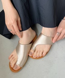 アシメトングフラットサンダル
