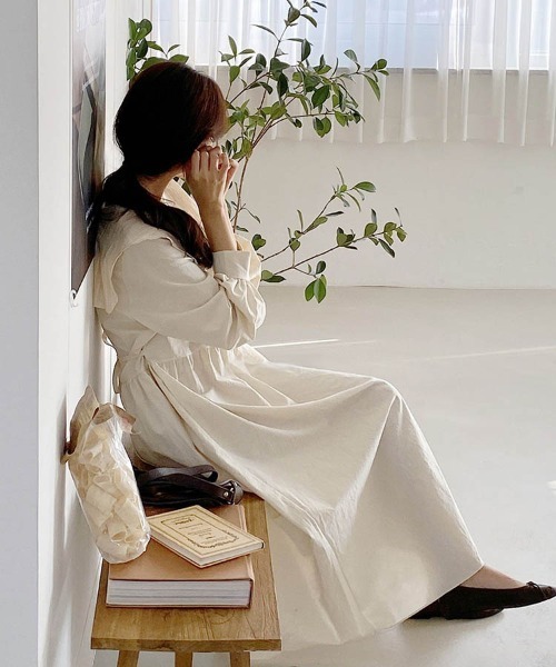 Dalfwin(ダールフィン)の「セーラーカラー長袖ロング丈ワンピース(ワンピース・レディース・ベージュ/ブラック・FREE)」の12枚目の写真