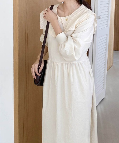 Dalfwin(ダールフィン)の「セーラーカラー長袖ロング丈ワンピース(ワンピース・レディース・ベージュ/ブラック・FREE)」の4枚目の写真