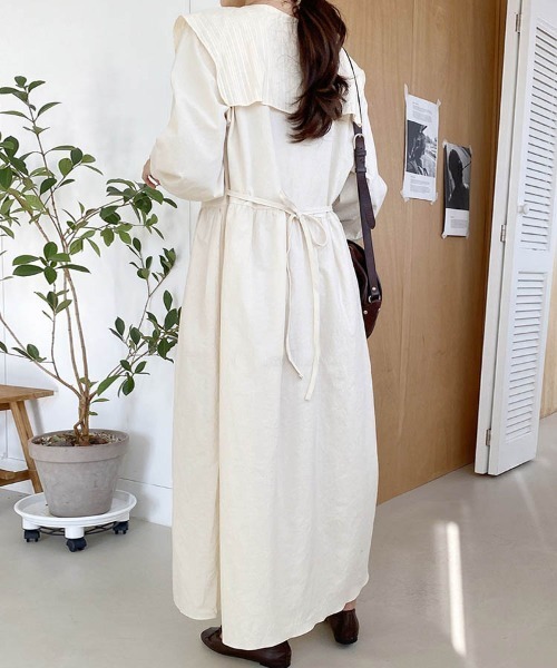 Dalfwin(ダールフィン)の「セーラーカラー長袖ロング丈ワンピース(ワンピース・レディース・ベージュ/ブラック・FREE)」の10枚目の写真