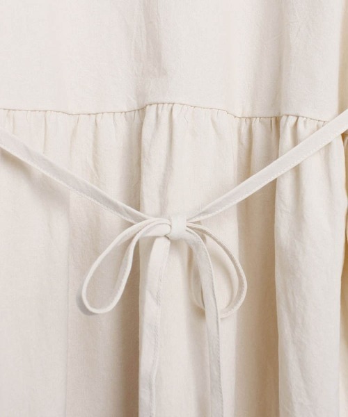 Dalfwin(ダールフィン)の「セーラーカラー長袖ロング丈ワンピース(ワンピース・レディース・ベージュ/ブラック・FREE)」の8枚目の写真