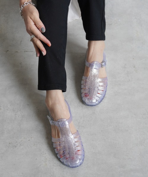 Fabby fabby(ファビィーファビィー)の「ラメグルカフラットサンダル(サンダル・レディース・ゴールド/ブラック/シルバー・SMALL/MEDIUM/LARGE)」の2枚目の写真