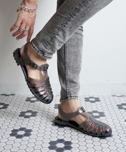 Fabby fabby(ファビィーファビィー)の「ラメグルカフラットサンダル(サンダル・レディース・ゴールド/ブラック/シルバー・SMALL/MEDIUM/LARGE)」の11枚目の写真