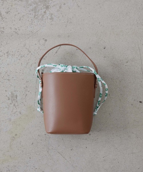 EFOLE(エフォル)の「Flower print bucket bag / フラワープリント バケットバッグ(ハンドバッグ・レディース・ブラウン/オフホワイト・FREE)」の7枚目の写真