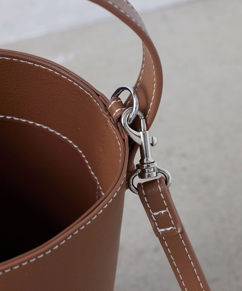 EFOLE(エフォル)の「Flower print bucket bag / フラワープリント バケットバッグ(ハンドバッグ・レディース・ブラウン/オフホワイト・FREE)」の5枚目の写真