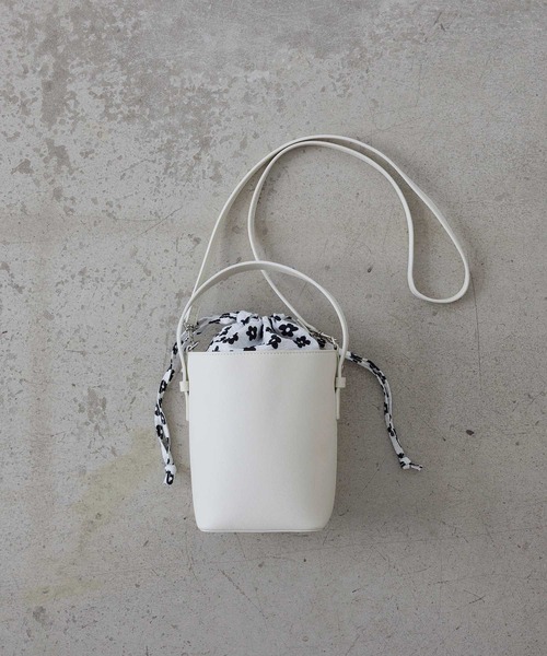EFOLE(エフォル)の「Flower print bucket bag / フラワープリント バケットバッグ(ハンドバッグ・レディース・ブラウン/オフホワイト・FREE)」の16枚目の写真