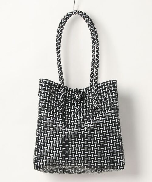 salle de bal(サルデバル)の「パサールバッグ スクエアソリッド S Pasar BAG S TCI(トートバッグ・レディース・ブラック/オレンジ/ブルー/ダークグリーン/レッド/ブラック系その他/ライトグレー/パープル/ゴールド/グリーン系その他/レッド系/ピンク系・S)」の3枚目の写真