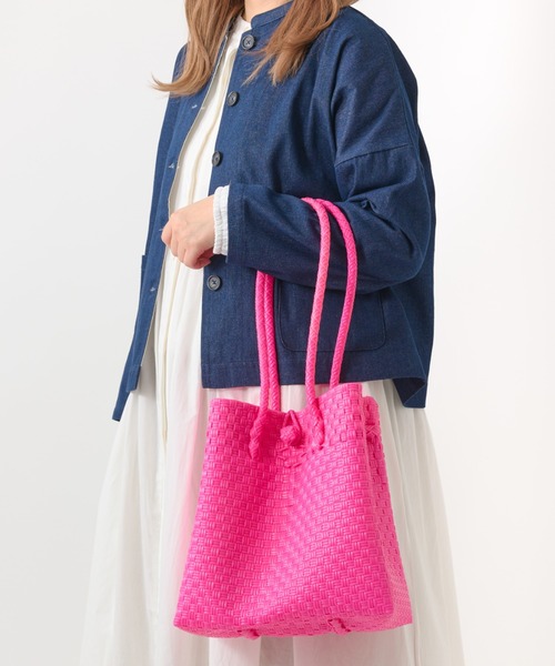 salle de bal(サルデバル)の「パサールバッグ スクエアソリッド S Pasar BAG S TCI(トートバッグ・レディース・ブラック/オレンジ/ブルー/ダークグリーン/レッド/ブラック系その他/ライトグレー/パープル/ゴールド/グリーン系その他/レッド系/ピンク系・S)」の9枚目の写真