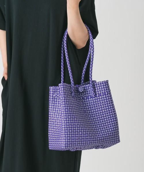 salle de bal(サルデバル)の「パサールバッグ スクエアソリッド S Pasar BAG S TCI(トートバッグ・レディース・ブラック/オレンジ/ブルー/ダークグリーン/レッド/ブラック系その他/ライトグレー/パープル/ゴールド/グリーン系その他/レッド系/ピンク系・S)」の8枚目の写真