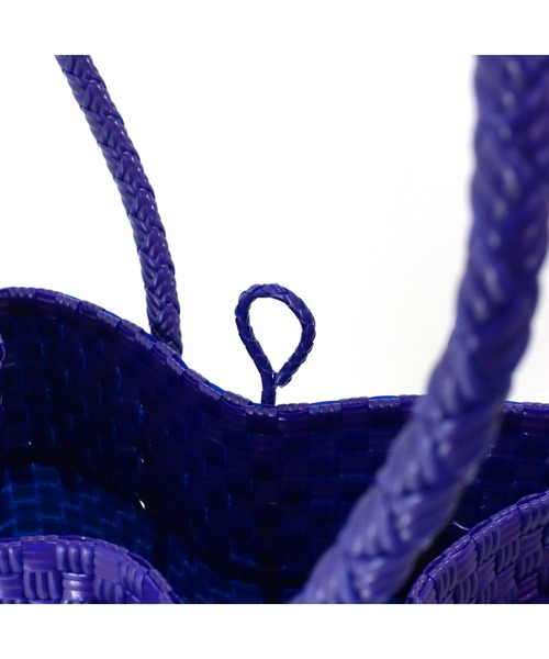 salle de bal(サルデバル)の「パサールバッグ スクエアソリッド S Pasar BAG S TCI(トートバッグ・レディース・ブラック/オレンジ/ブルー/ダークグリーン/レッド/ブラック系その他/ライトグレー/パープル/ゴールド/グリーン系その他/レッド系/ピンク系・S)」の22枚目の写真