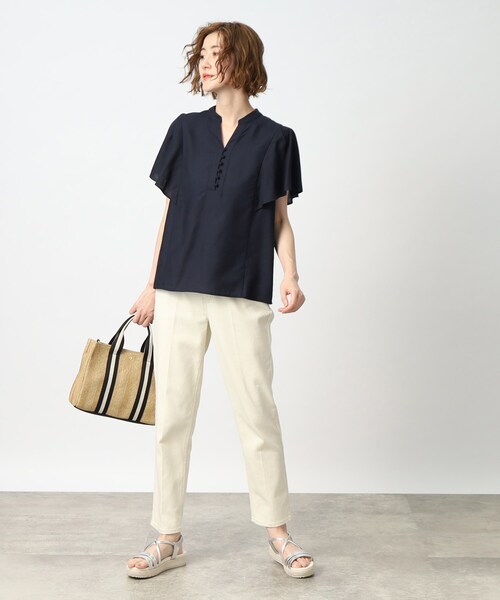 grove（グローブ）の「◆【ひんやり】くるみ釦キーネックフリルブラウス（シャツ/ブラウス・レディース・ブラック系1/ナチュラル/グリーン/ネイビー・02/03/01/05/04）」の13枚目の写真