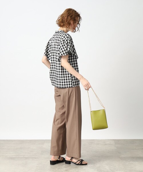 grove（グローブ）の「◆【ひんやり】くるみ釦キーネックフリルブラウス（シャツ/ブラウス・レディース・ブラック系1/ナチュラル/グリーン/ネイビー・02/03/01/05/04）」の21枚目の写真