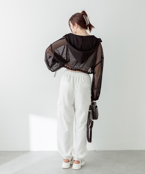 OLIVE des OLIVE(オリーブデオリーブ)の「クロップドメッシュパーカー 1031070110(パーカー・レディース・オフホワイト/ブラック・FREE)」の11枚目の写真