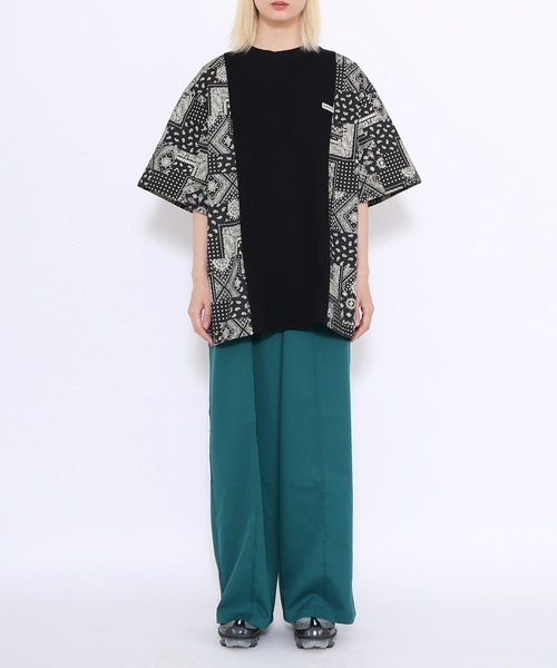 EXIEEE(イグジー)の「バンダナ柄切り替えTシャツ(Tシャツ/カットソー・レディース・ベージュ/ブラック・SMALL/MEDIUM/LARGE)」の12枚目の写真