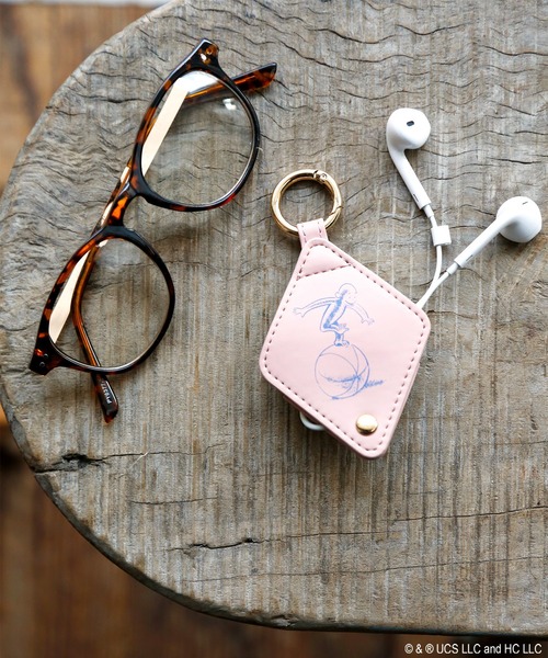 ACCOMMODE（アコモデ）の「【365Curious 】おさるのジョージ　COLOR×COLOR ホールドキーホルダー（キーホルダー・レディース・ピンク/アイボリー/ブルー・FREE）」の4枚目の写真