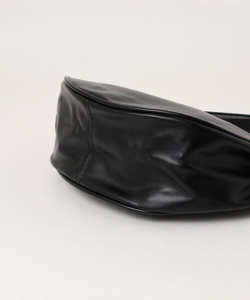 florist（フローリスト）の「【2WAY】【軽量/ユニセックス】ハーフムーンレザーショルダーバッグ/ハンドバッグ（ショルダーバッグ・レディース・ブラウン/ライトグリーン/ブラック/グレイッシュベージュ/オフホワイト・FREE）」の13枚目の写真