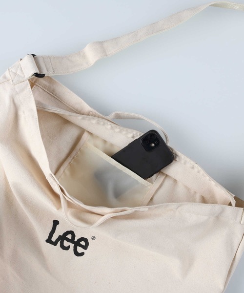 Lee（リー）の「【Lee】ＬＥＥ ビッグショルダーバッグ（ショルダーバッグ・レディース・ブラック/キナリ・ONE SIZE）」の11枚目の写真