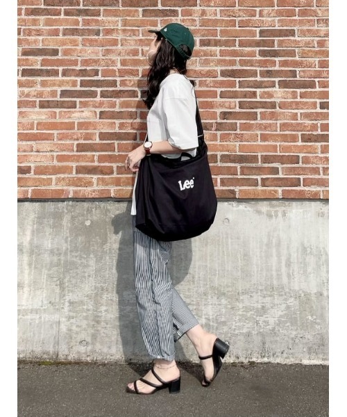 Lee（リー）の「【Lee】ＬＥＥ ビッグショルダーバッグ（ショルダーバッグ・レディース・ブラック/キナリ・ONE SIZE）」の22枚目の写真