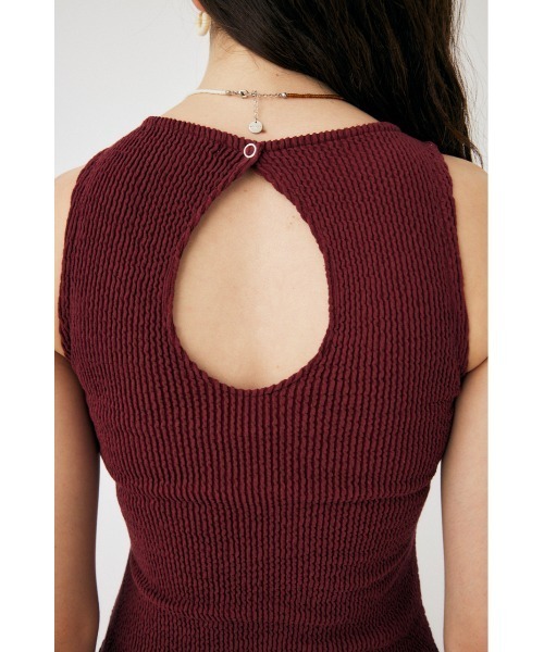 MOUSSY(マウジー)の「OPEN BACK MIDDLE NECK トップス(タンクトップ・レディース・ベージュ/ブラック/マジェンタ・FREE)」の19枚目の写真