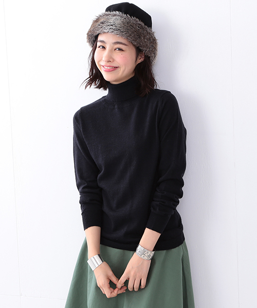BEAMS BOY(ビームスボーイ)の「BEAMS BOY / 14G ムジ タートル ロングスリーブ(ニット/セーター・レディース・ナチュラル/ブラック/オリーブ/ブルー・ONE SIZE)」の2枚目の写真