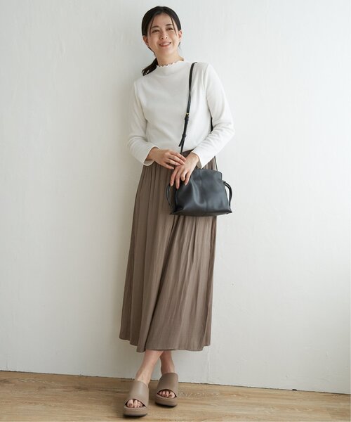 ikka(イッカ)の「【親子コーデ】三角テレコ長袖Tシャツ(Tシャツ/カットソー・レディース・ライトグレー/オフホワイト/グリーン/ブルー系/ブラック/オレンジ・L/M/S)」の9枚目の写真