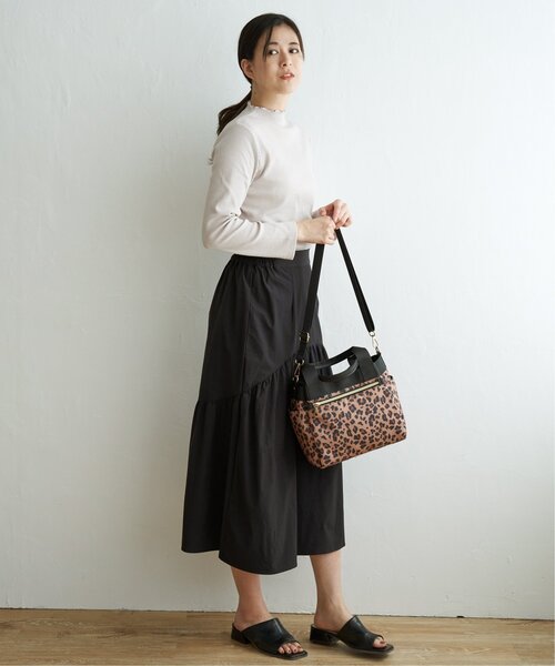 ikka(イッカ)の「【親子コーデ】三角テレコ長袖Tシャツ(Tシャツ/カットソー・レディース・ライトグレー/オフホワイト/グリーン/ブルー系/ブラック/オレンジ・L/M/S)」の11枚目の写真