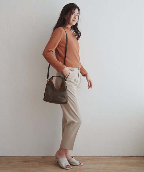 ikka(イッカ)の「【親子コーデ】三角テレコ長袖Tシャツ(Tシャツ/カットソー・レディース・ライトグレー/オフホワイト/グリーン/ブルー系/ブラック/オレンジ・L/M/S)」の16枚目の写真