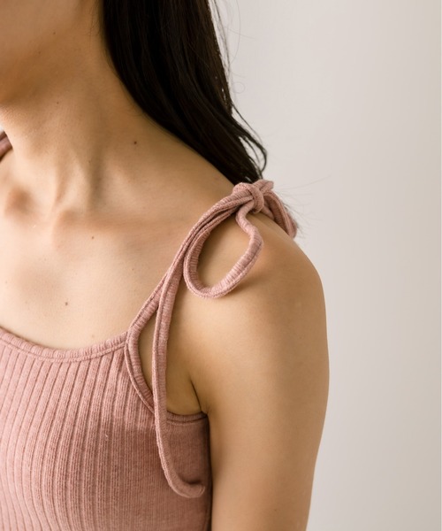 OLIVE des OLIVE(オリーブデオリーブ)の「リボンキャミソール 1032060170(キャミソール・レディース・ブラック/オフホワイト/ピンク/ラベンダー/ライトベージュ/チャコールグレー/サックスブルー/トップグレー・FREE)」の21枚目の写真